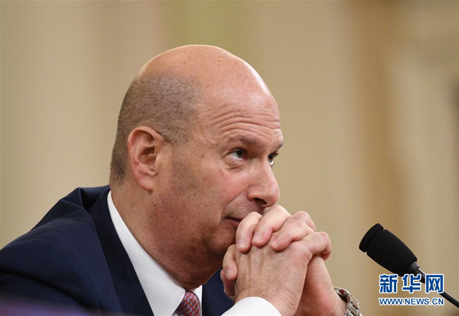 (国际)(1)特朗普弹劾调查重要证人到国会作证引关注