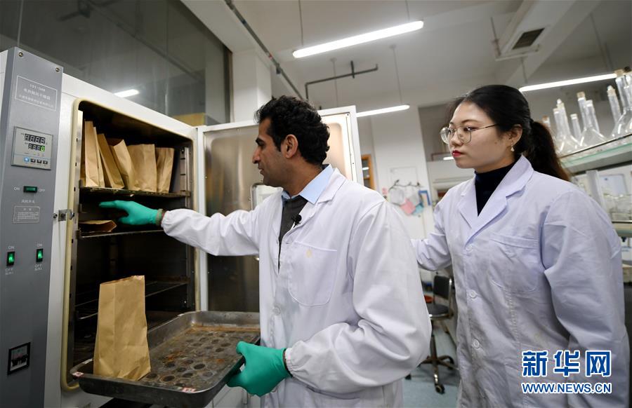 (在习近平新时代中国特色社会主义思想指引下——新时代新作为新篇章·总书记关切开放事·图文互动)(2)来中国“学种地”的“洋学生”