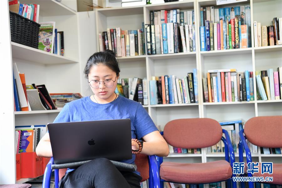 （国际·图文互动）（3）通讯：“Kia Ora，都来吧，汉语学习发了芽”——新西兰罗托鲁阿初级中学中文助教的梦想