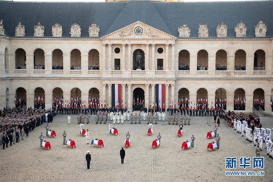 （国际）（3）法国为马里军事行动身亡军人举行悼念仪式
