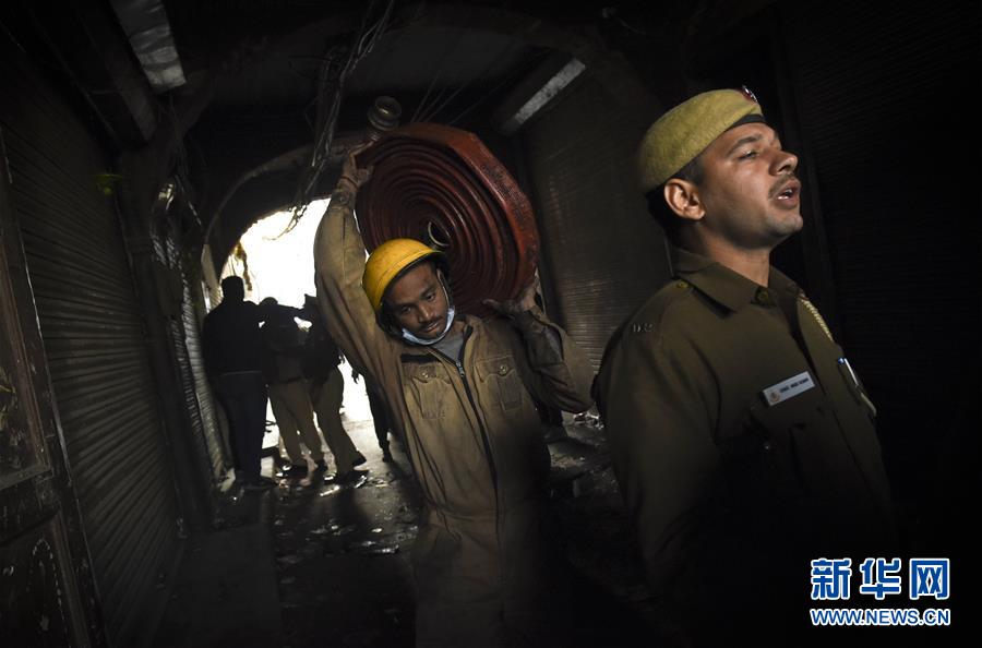 （国际）（5）印度一商业楼发生火灾致32人死亡