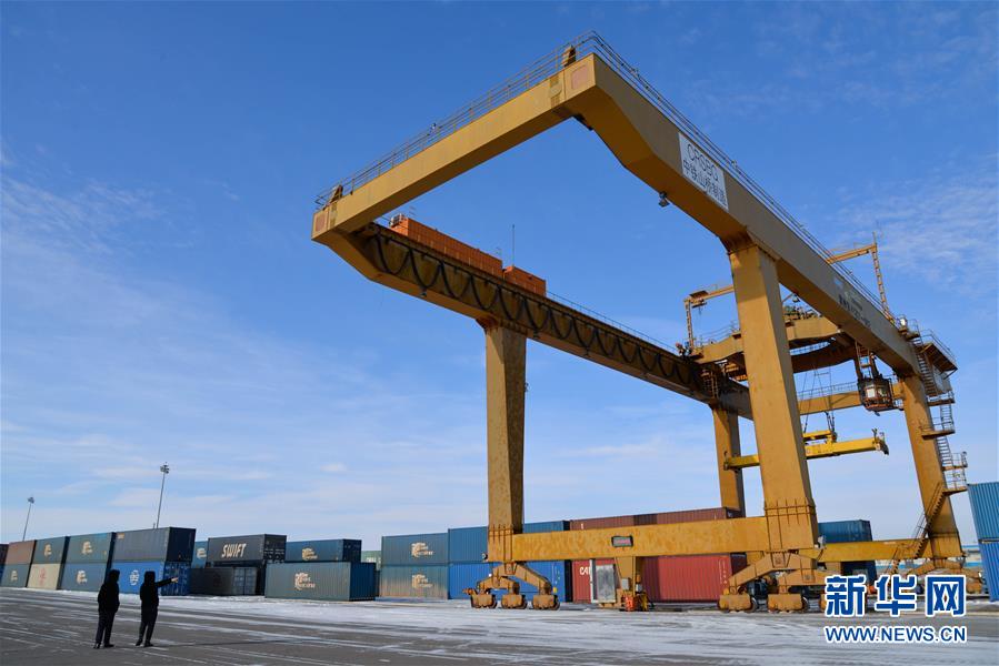 （经济）（1）今年前11个月满洲里口岸进出境中欧班列2444列次