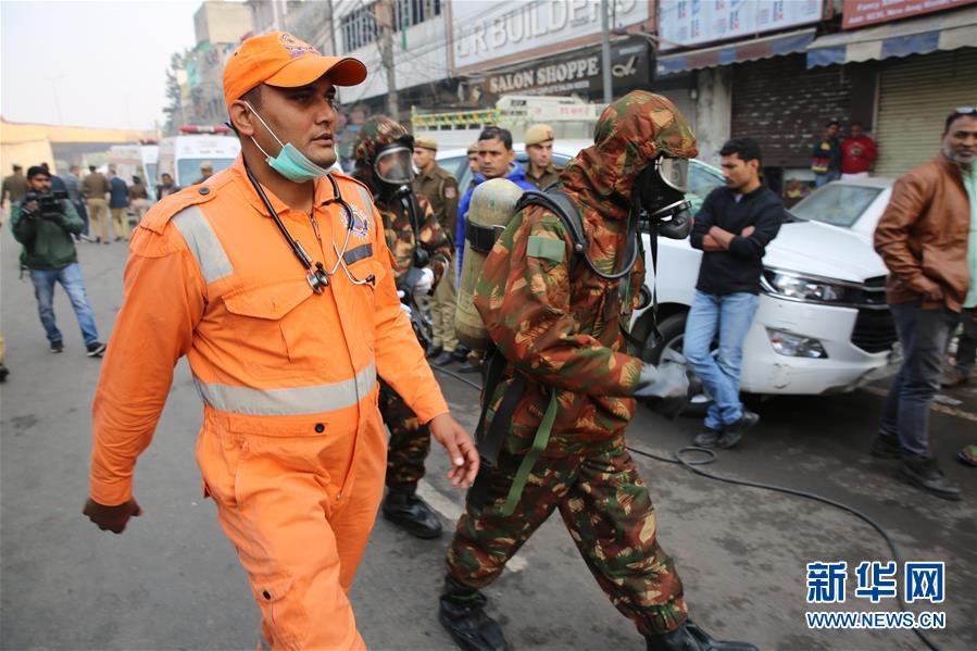 （国际）（4）印度新德里一商业建筑失火已致43人丧生