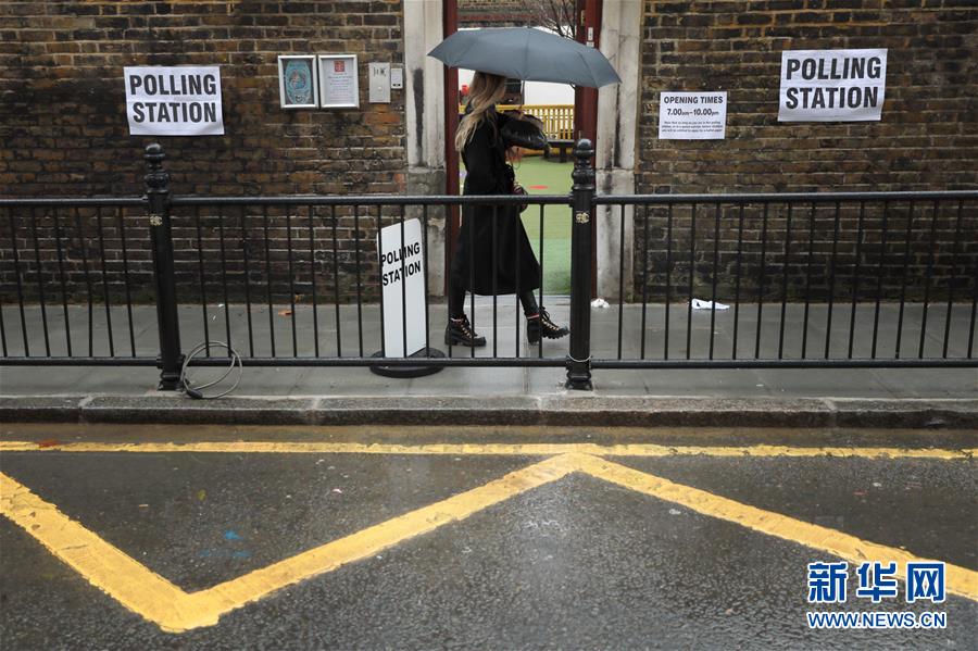 (国际)(5)英国议会下院选举投票开始