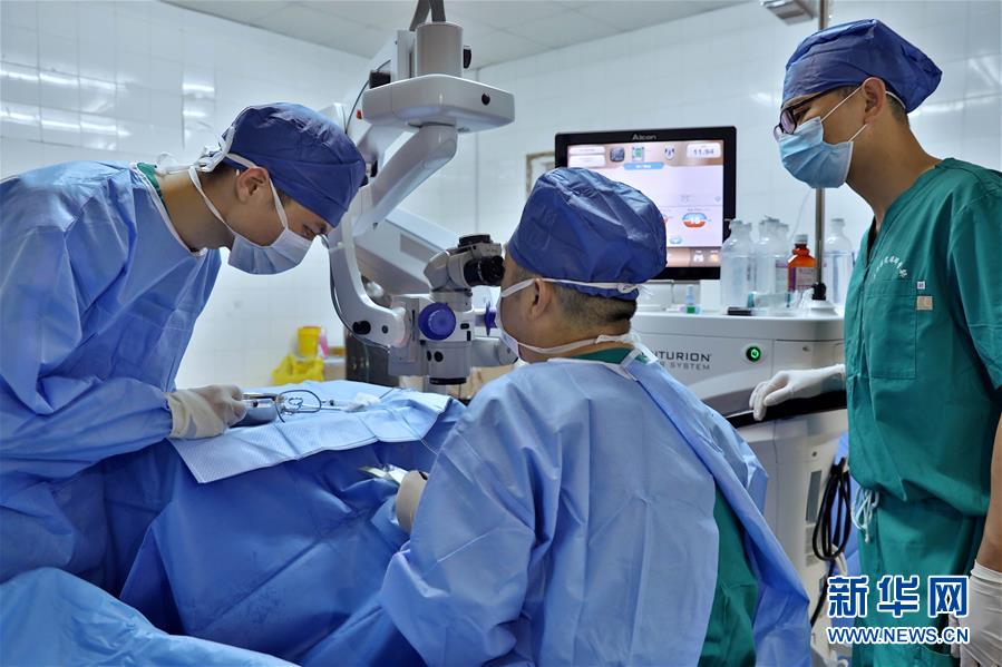 （国际·图文互动）（5）通讯：给更多人带来光明——记中国驻吉布提保障基地“光明行动”专项医疗服务活动