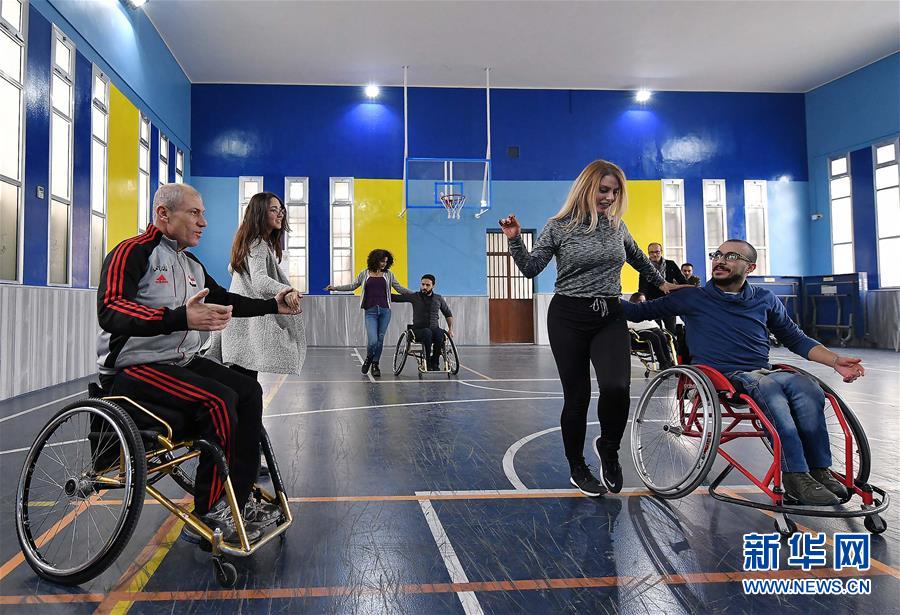 （国际·图文互动）（6）特写：打破界限——记轮椅上起舞的叙利亚人