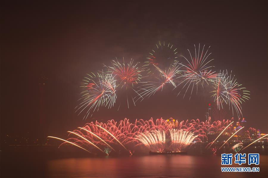 （澳门回归20周年）（5）澳门与珠海首次联合举行烟花汇演庆祝澳门回归20周年