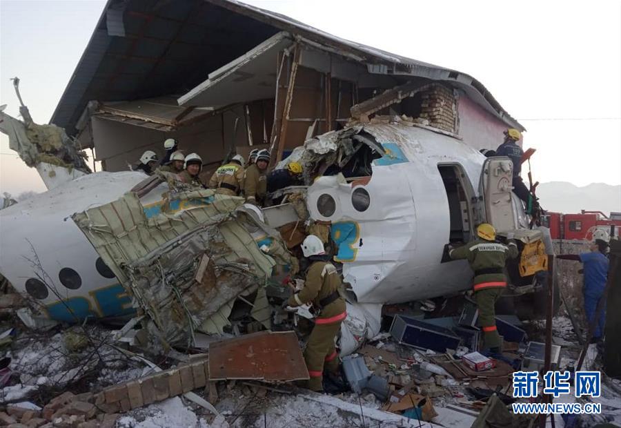 （國際）（1）哈薩克斯坦一架客機失事至少7人遇難