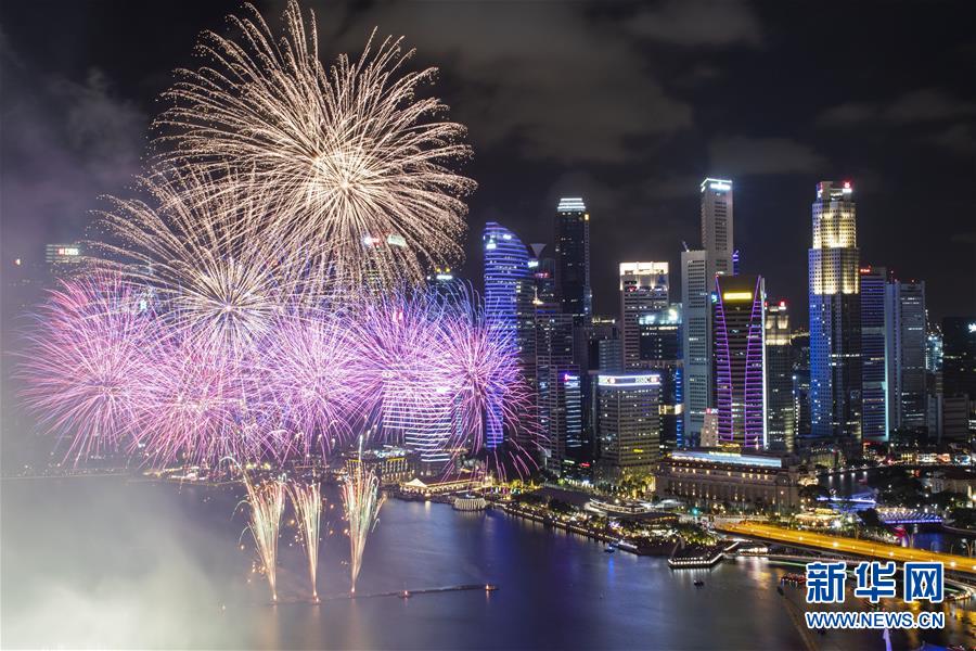 （国际）（1）新加坡在滨海湾举行“新加坡滨海湾2020年倒数活动”