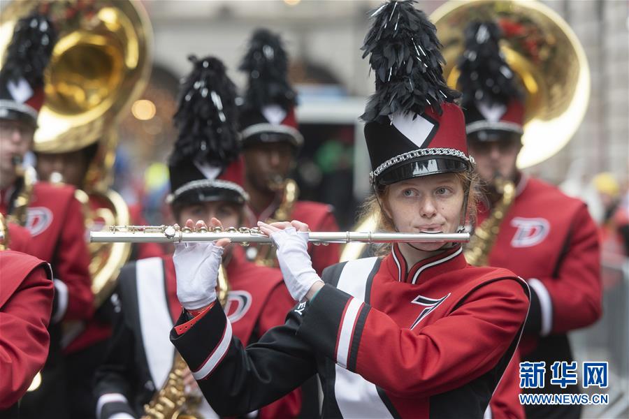（国际）（4）英国伦敦举行新年游行