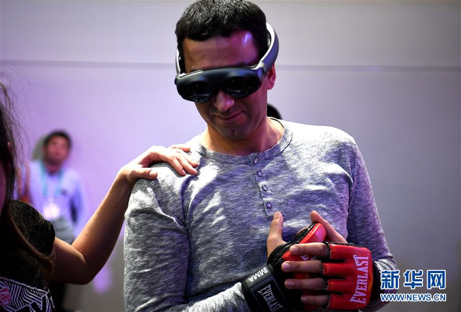 （国际）（1）消费电子展上体验虚拟现实技术