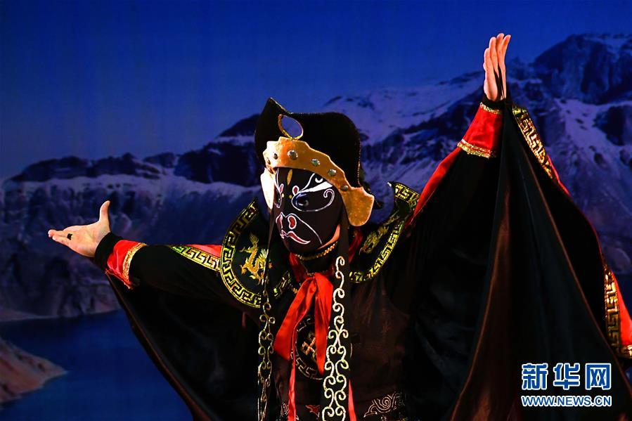 (国际)(1)“欢乐春节”专场演出拉开中古建交60周年系列活动序幕