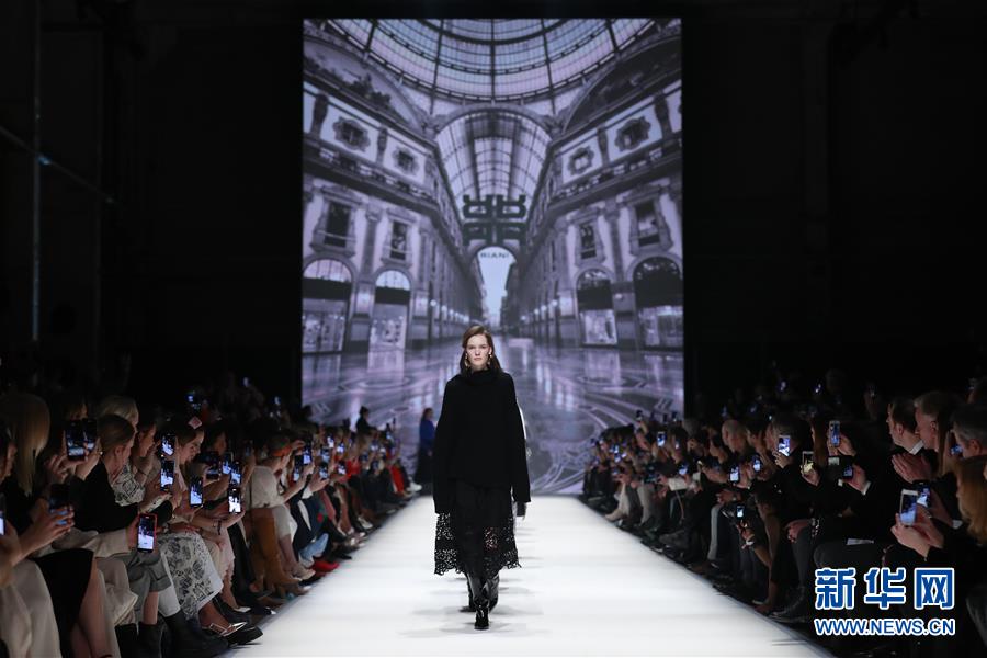 （国际）（8）Riani品牌亮相柏林秋冬时装周