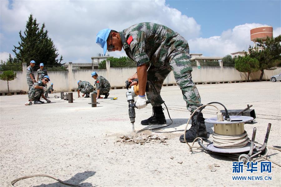 （国际&middot;图文互动）（5）通讯：&ldquo;中国维和官兵为我们圆梦&rdquo;&mdash;&mdash;记中国赴黎巴嫩维和人员援建&ldquo;中黎和平广场&rdquo;