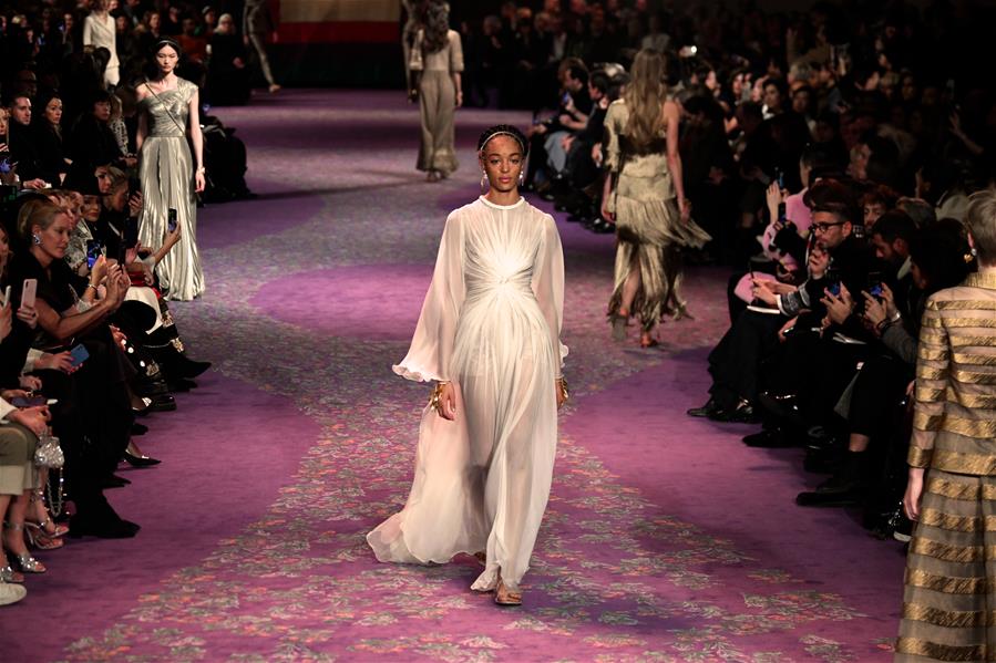 （國際）（1）巴黎高級定制時裝周：迪奧發布春夏新品