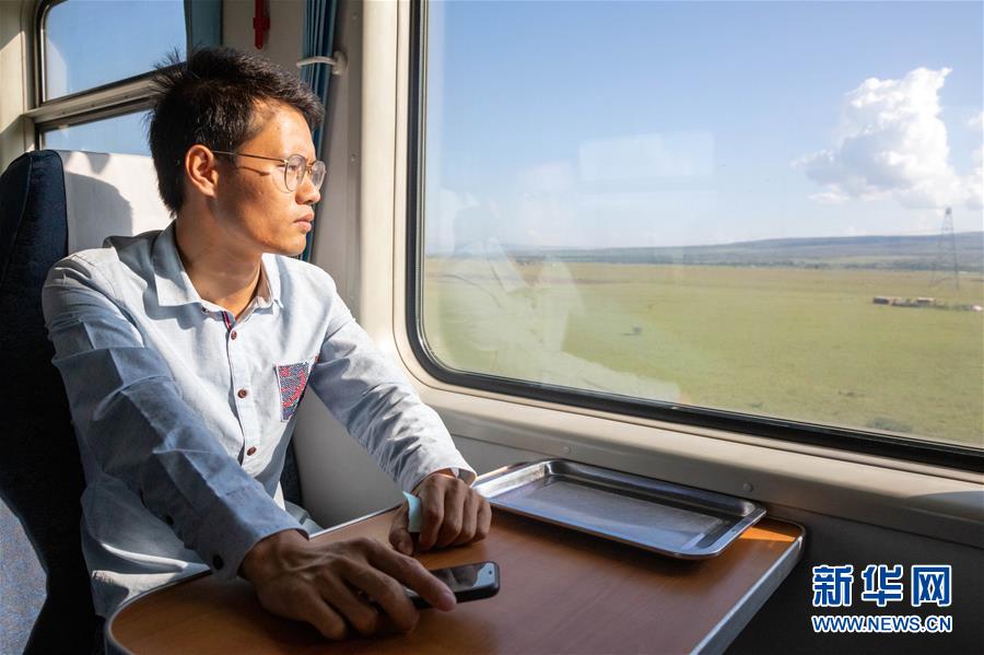 （国际·图文互动）（4）通讯：“非漂”回湘记