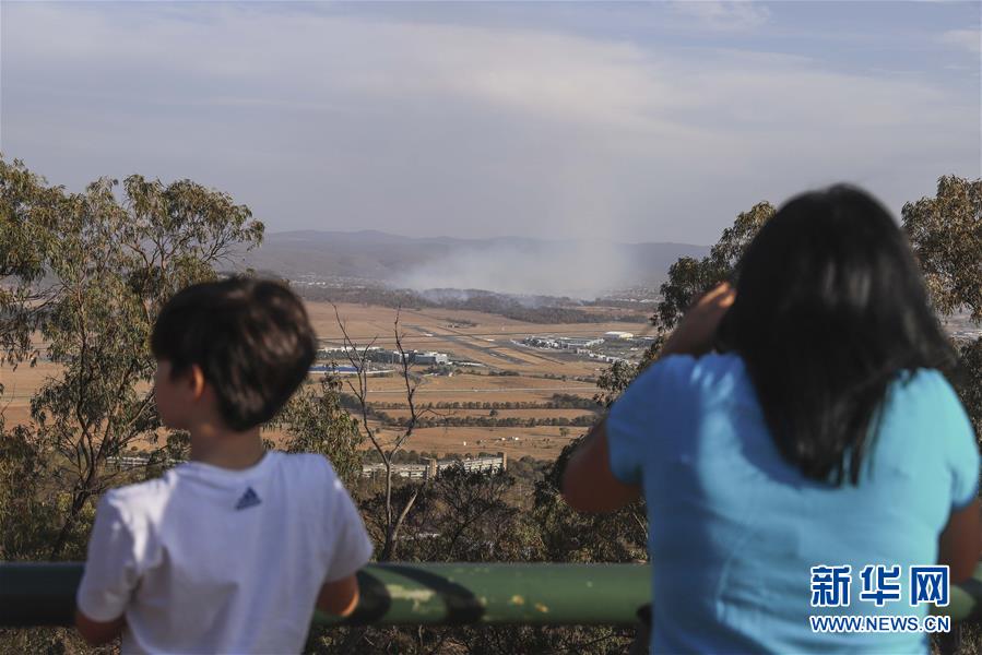 （XHDW）（1）澳大利亚首都附近发生林火