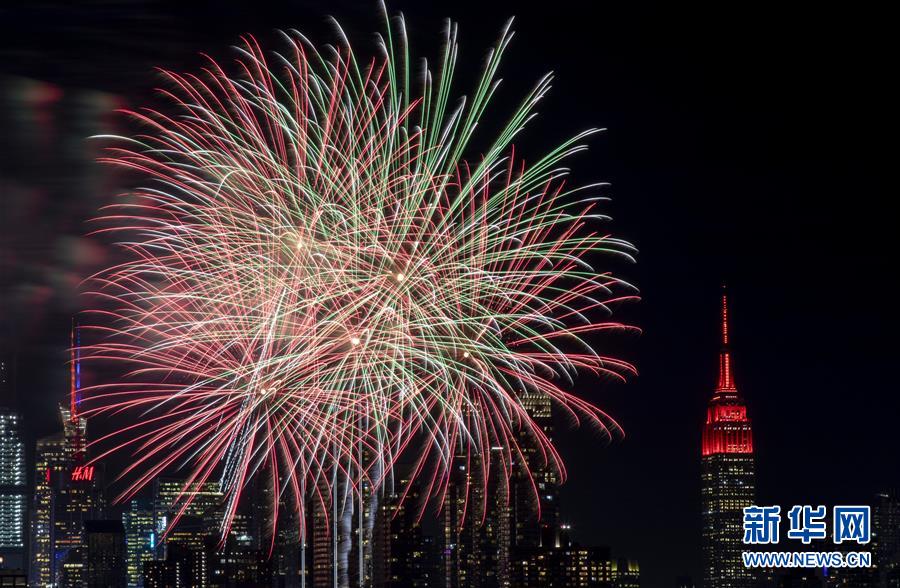 （國際）（1）紐約燃放焰火慶祝中國農歷新年