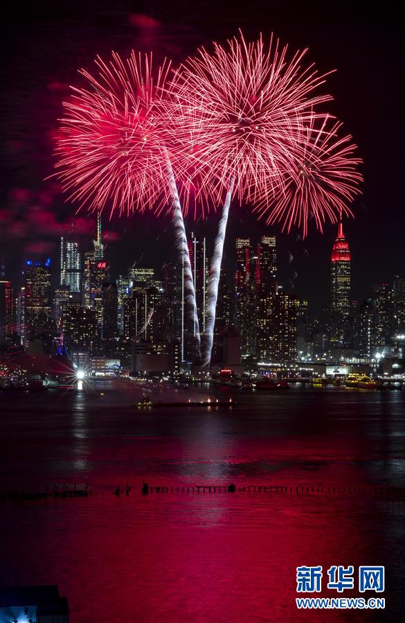 （國際）（4）紐約燃放焰火慶祝中國農歷新年
