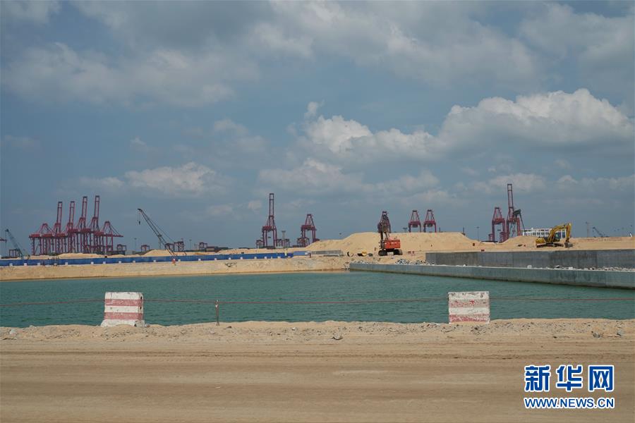 （国际·图文互动）（5）通讯：春节，“是工期而不是假期”——记科伦坡港口城的中国建设者