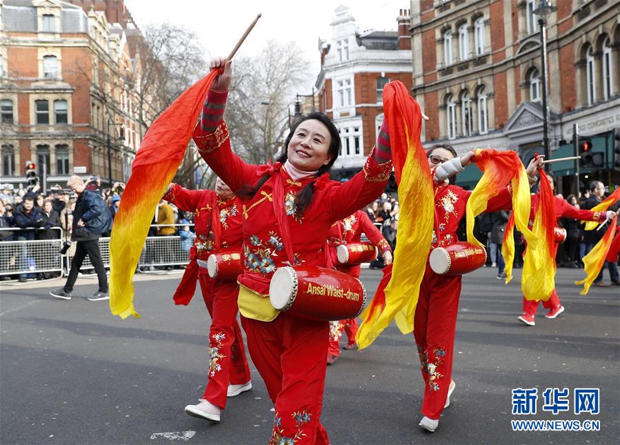 （国际）（1）伦敦举行新春巡游庆祝中国农历新年