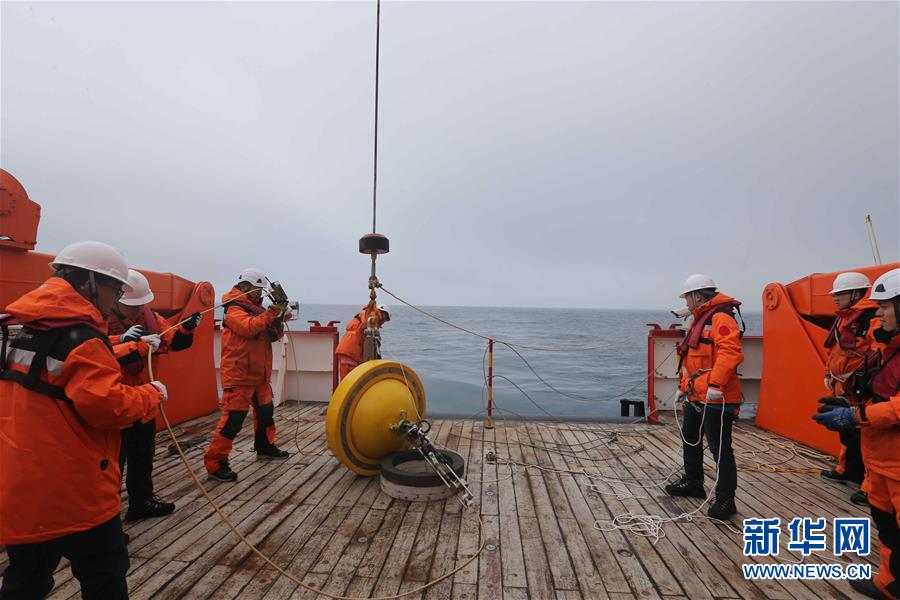 （“雪龙”探南极·图文互动）（2）中国南极考察队在西风带布放2套浮标