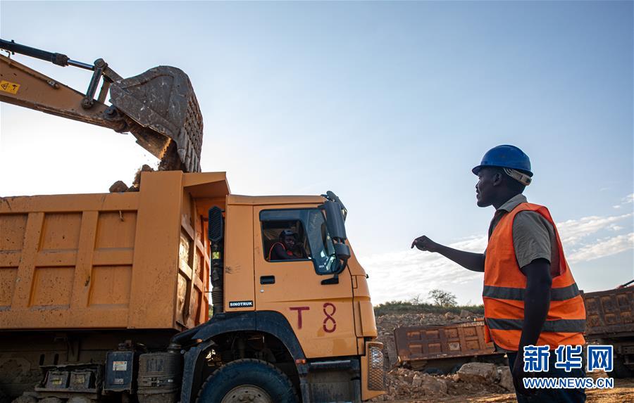 （国际&middot;图文互动）（10）通讯：非洲深山里的中国年味