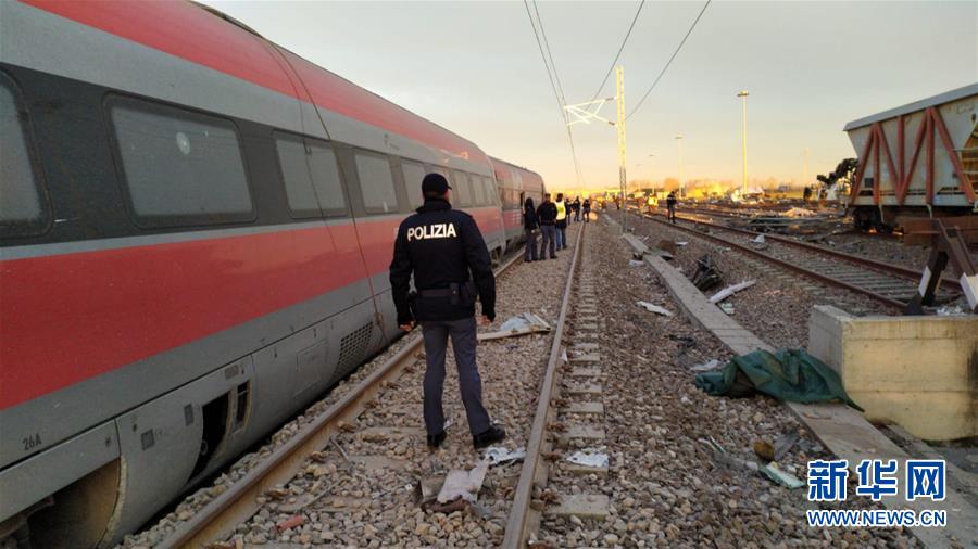 （国际）（2）意大利北部发生高铁列车脱轨事故 两人死亡多人受伤