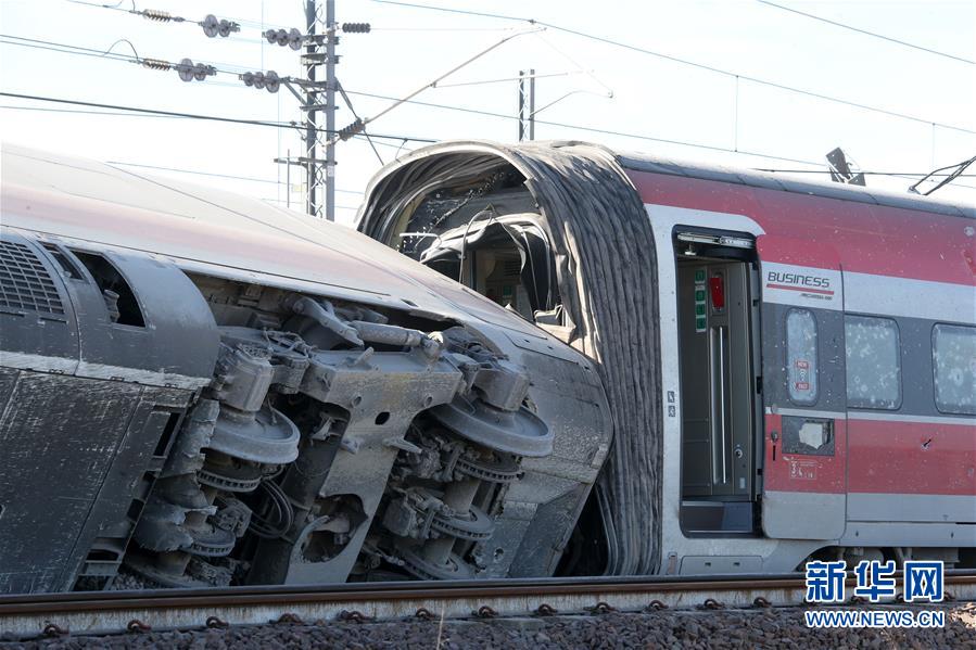 （国际）（6）意大利北部发生高铁列车脱轨事故 两人死亡多人受伤