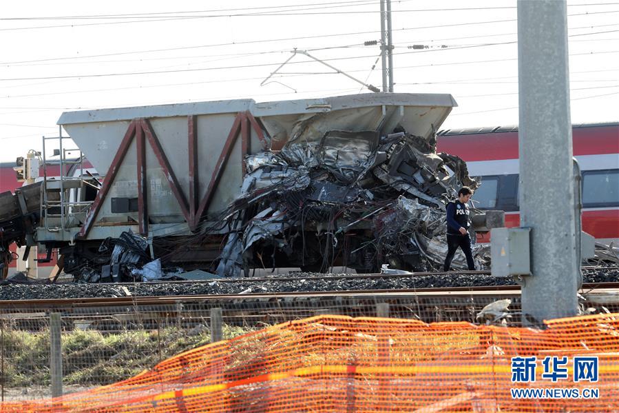 （国际）（10）意大利北部发生高铁列车脱轨事故 两人死亡多人受伤
