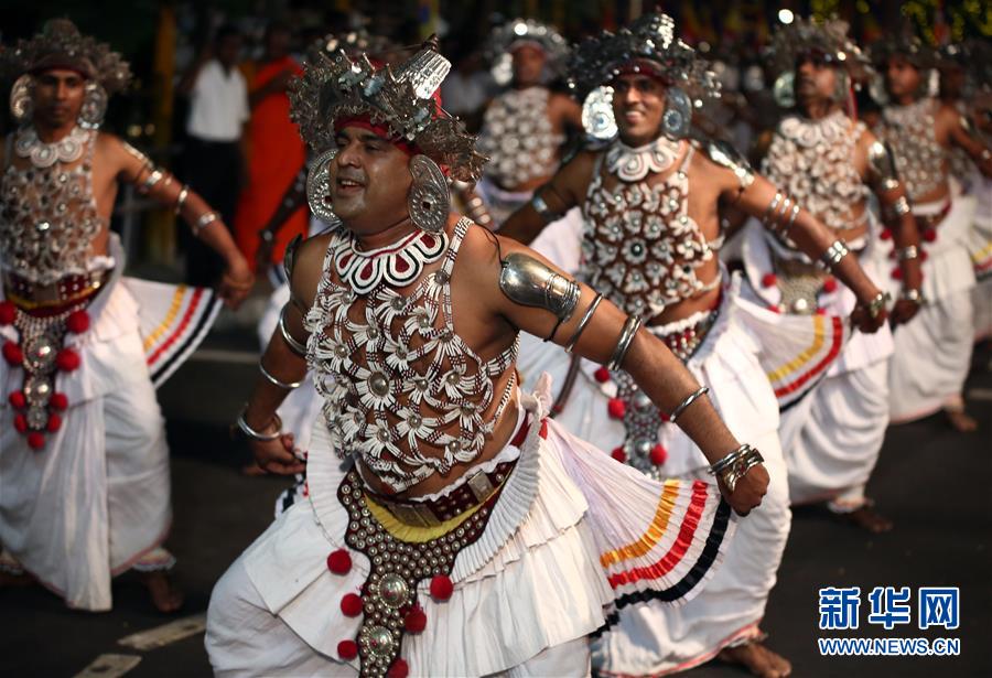 （国际）（2）斯里兰卡：岗嘎拉马寺&ldquo;纳瓦姆月圆节&rdquo;游行