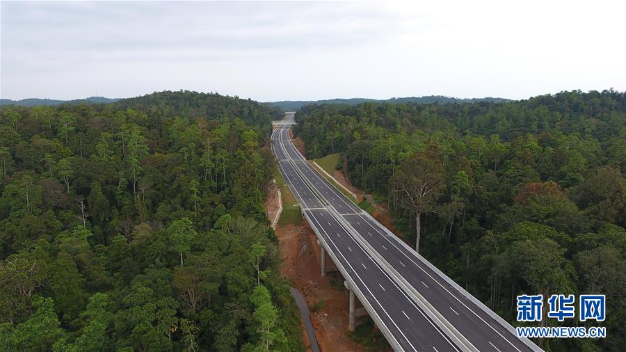 （国际·图文互动）（1）中企承建斯里兰卡南部高速公路延长线全线通车