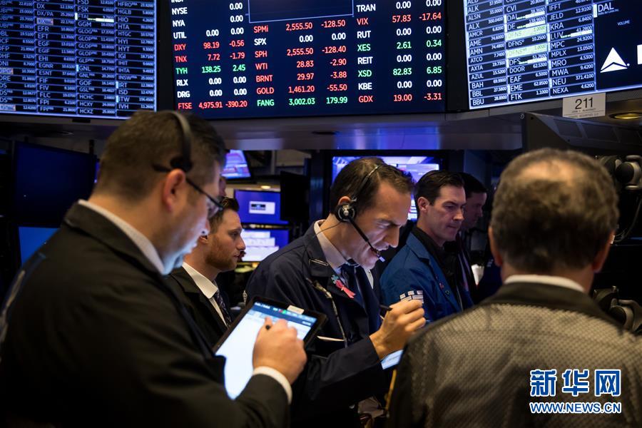 （国际）（10）纽约股市三大股指16日暴跌超11%