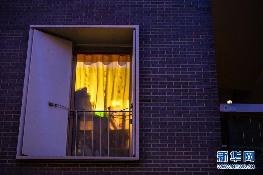 （国际疫情&middot;XHDW）（2）法国：窗边的祝福