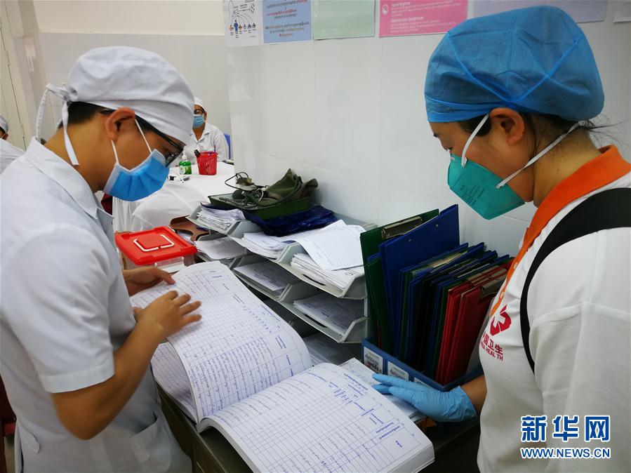 （国际疫情·图文互动）（1）通讯：“与病毒赛跑”——记中国援柬埔寨专家战“疫”