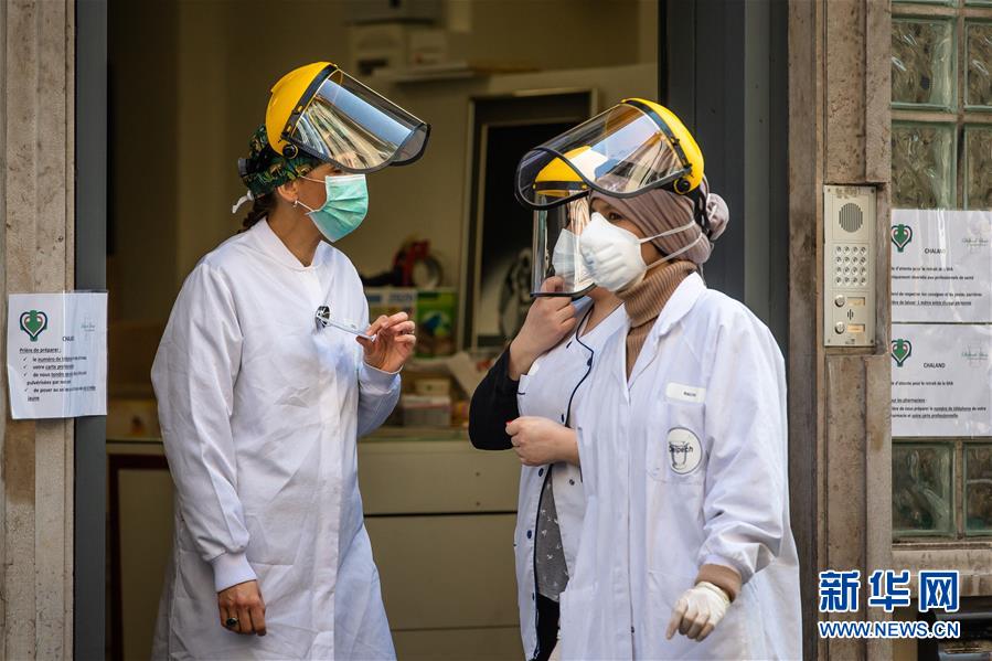 （国际疫情）（4）巴黎左岸：酒精消毒免洗洗手液的&ldquo;街头工厂&rdquo;