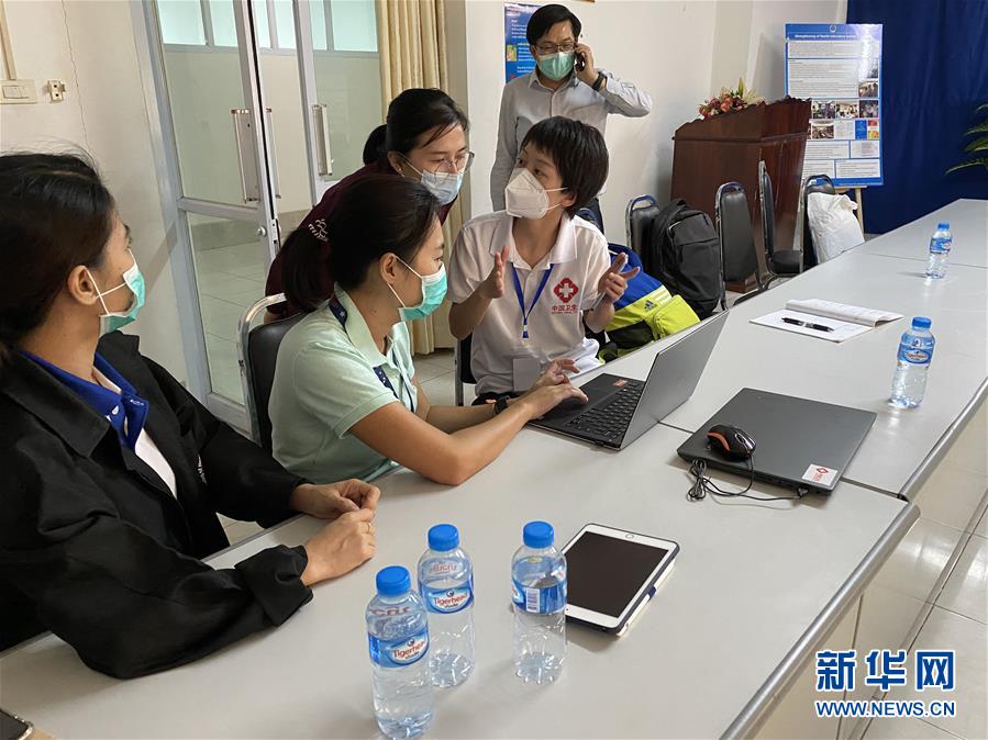 （国际疫情）（2）中国医疗专家组密集调研老挝抗疫医院和实验室