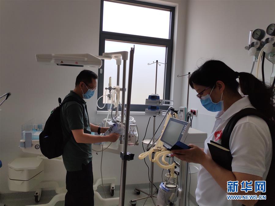 （国际疫情）（3）中国医疗专家组密集调研老挝抗疫医院和实验室