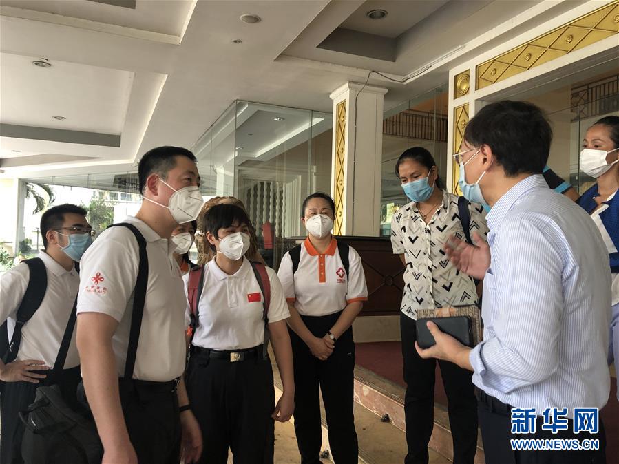 （國際疫情·圖文互動）（6）“工作忙碌又細致，經驗豐富又專業”——一名柬埔寨青年眼中的中國援柬抗疫醫療專家組