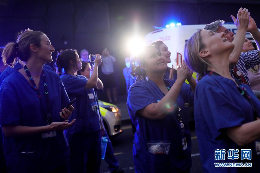 （国际&middot;一周看天下）鼓掌