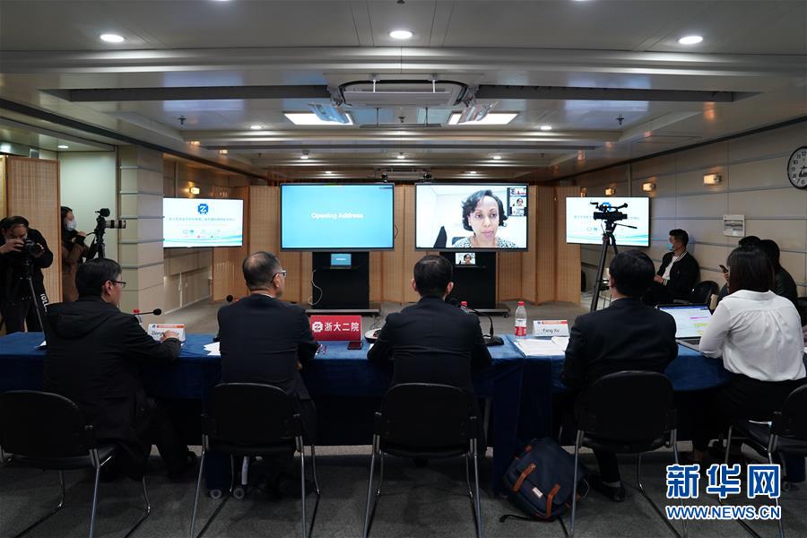 (新华全媒头条·图文互动)(7)白衣执甲为苍生——全球抗疫战场医护人员群像