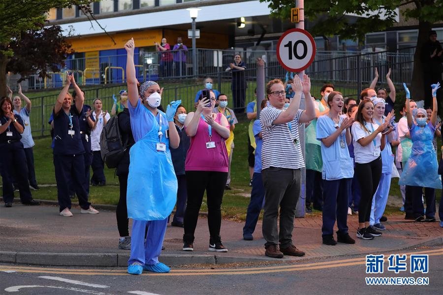  （新华全媒头条&middot;图文互动）（9）白衣执甲为苍生&mdash;&mdash;全球抗疫战场医护人员群像