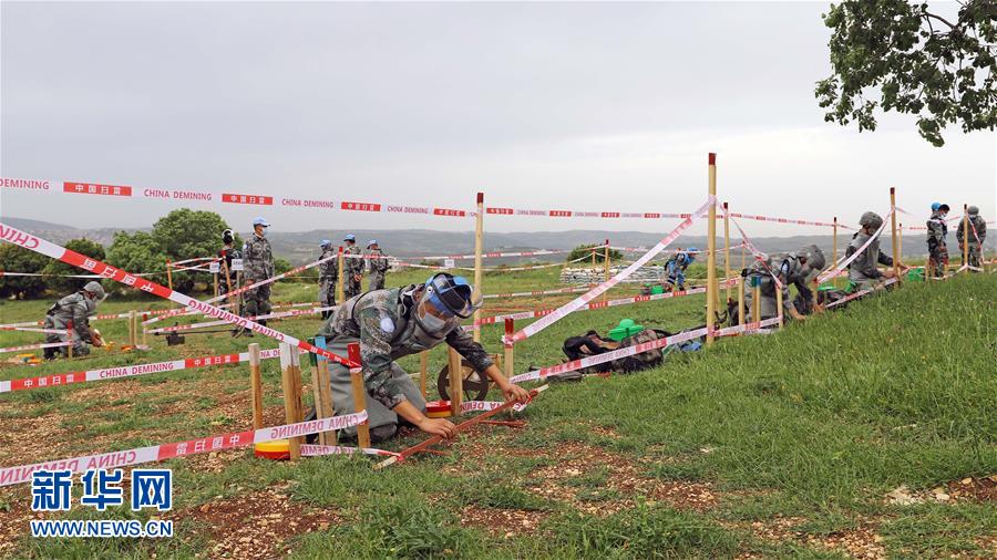 （国际&middot;图文互动）（3）通讯：&ldquo;中国式扫雷精准且高效&rdquo;&mdash;&mdash;记联黎官员视察中国维和官兵&ldquo;蓝线&rdquo;扫雷训练