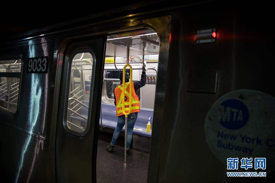 （国际疫情）（8）纽约地铁夜间暂停运营 开始每天消毒