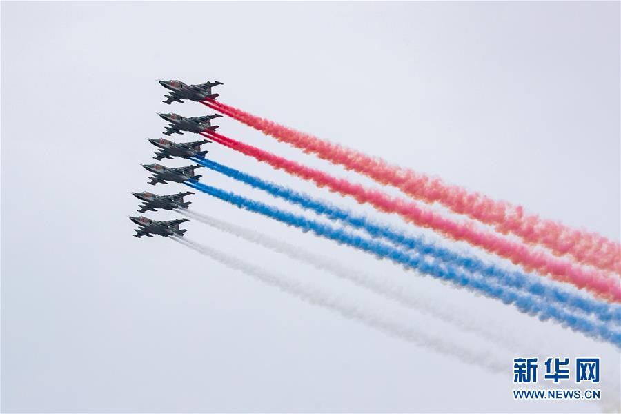 （国际&middot;一周看天下）空中阅兵