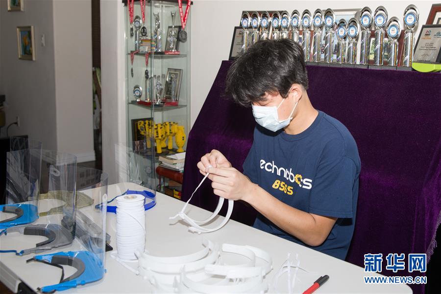 （国际疫情·图文互动）（8）通讯：学以致用助力社区抗疫——美国华裔高中生用3D打印技术制作防护装备