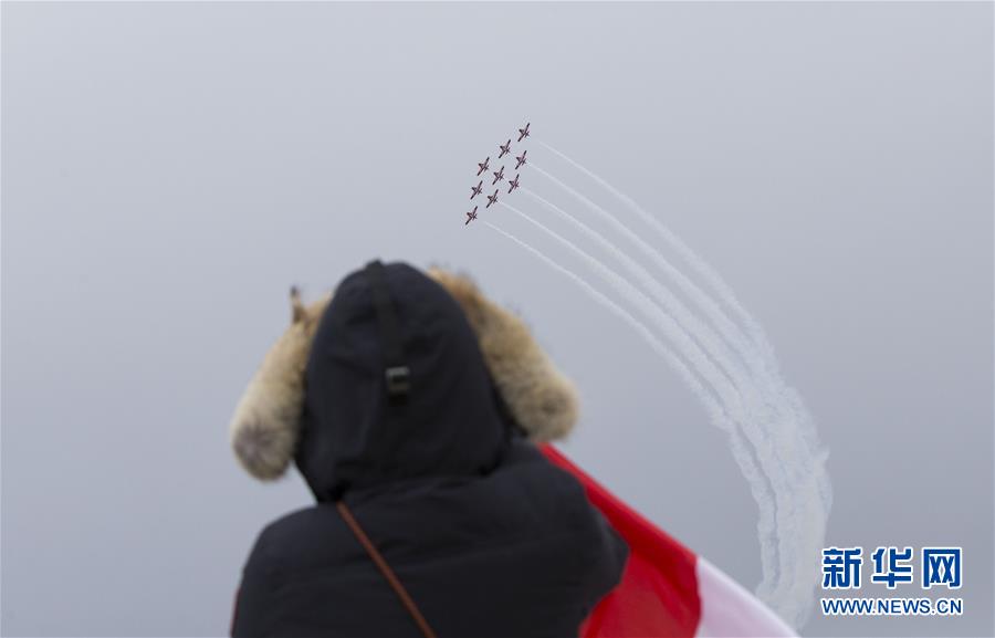 （国际）（6）加拿大&ldquo;雪鸟&rdquo;飞行表演队展开&ldquo;鼓舞行动&rdquo;