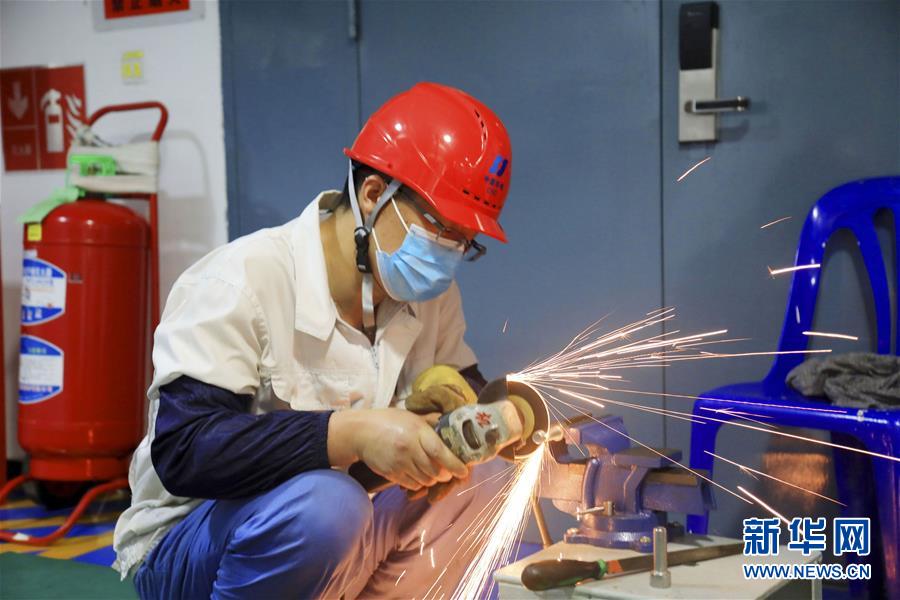 （全球抗疫进行时&middot;图文互动）（3）通讯：额勒赛水电站为疫情下的柬埔寨提供发展动力