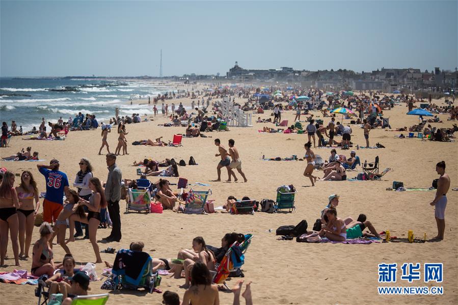 （国际疫情）（12）美国新泽西州海滩游客增多