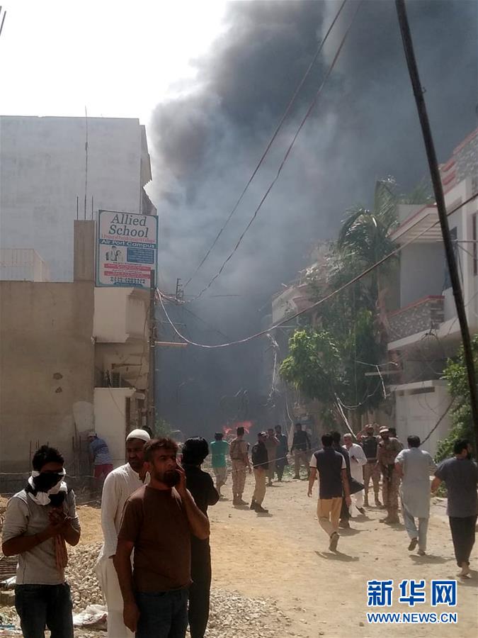 （国际）（3）巴基斯坦一架客机在卡拉奇坠毁